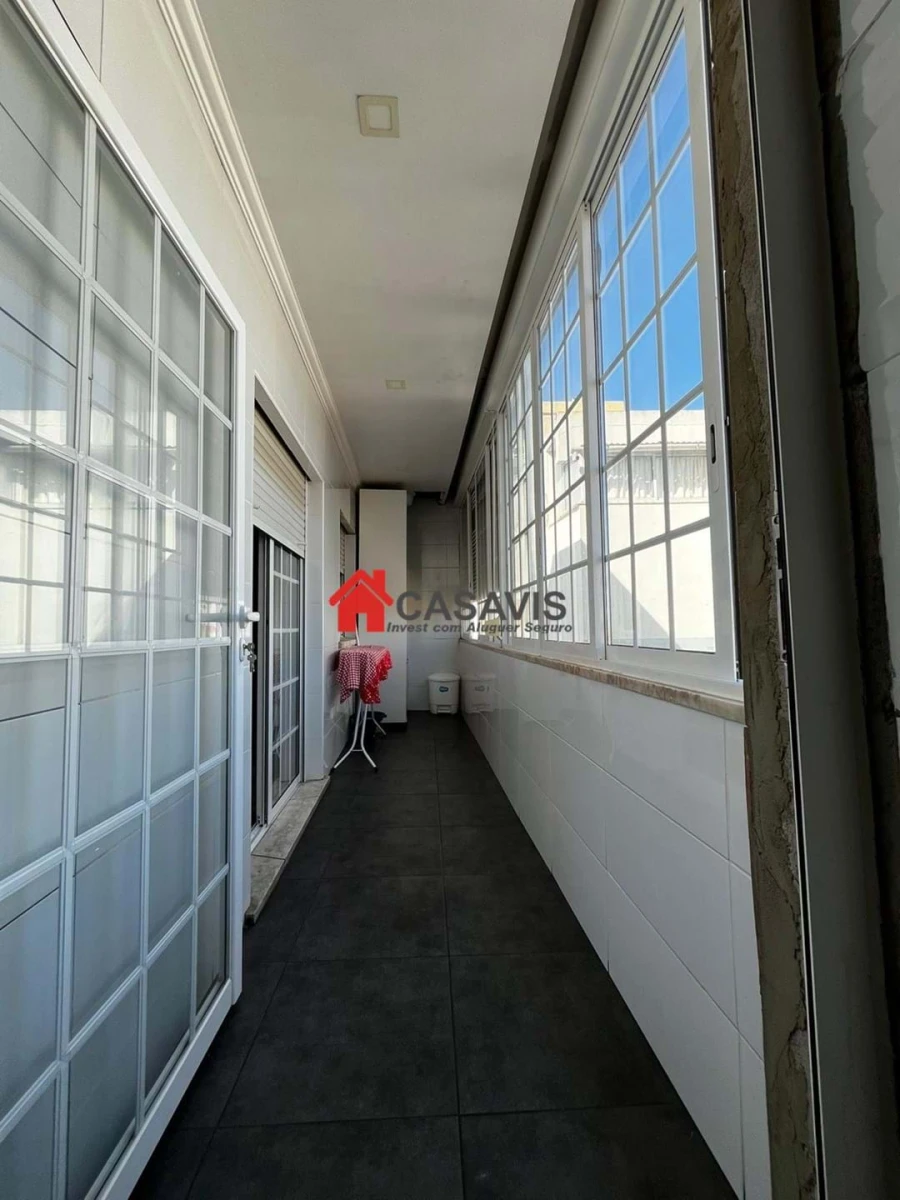 Apartamento T4 para Venda em Laranjeiro e Feijó Foto 29