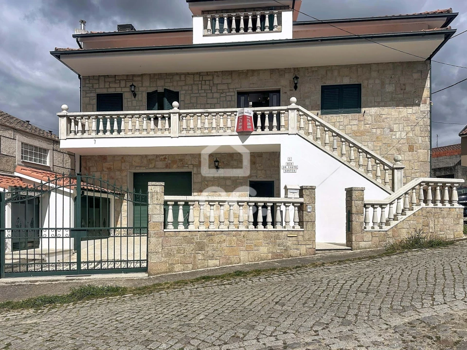 Moradia T3 para Venda em Vilar de Nantes Foto 1