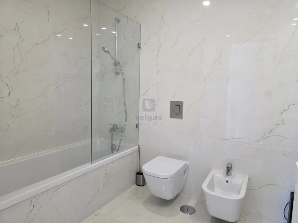 Apartamento T2 para Venda em Leiria, Pousos, Barreira e Cortes Foto 17