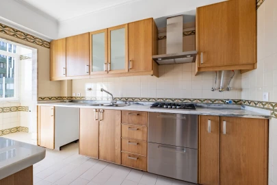 Apartamento T3 para Arrendamento em Areeiro