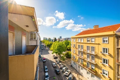 Apartamento T3 para Arrendamento em Areeiro