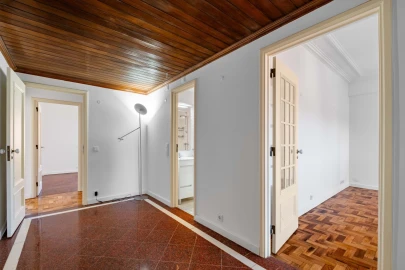 Apartamento T3 para Arrendamento em Areeiro