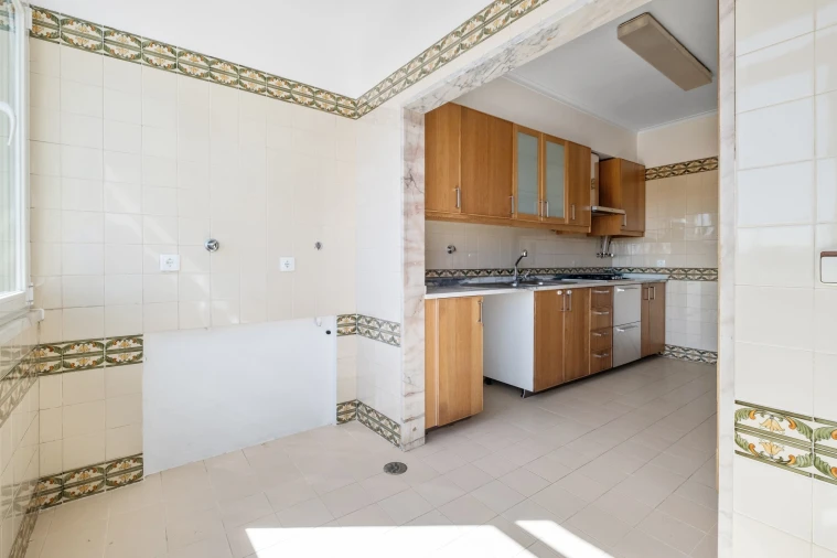 Apartamento T3 para Arrendamento em Areeiro Foto 12