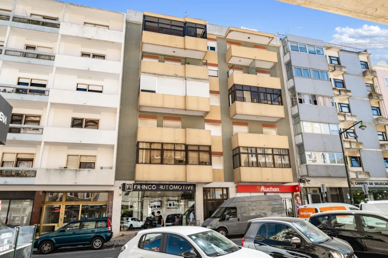Apartamento T3 para Arrendamento em Areeiro Foto 25