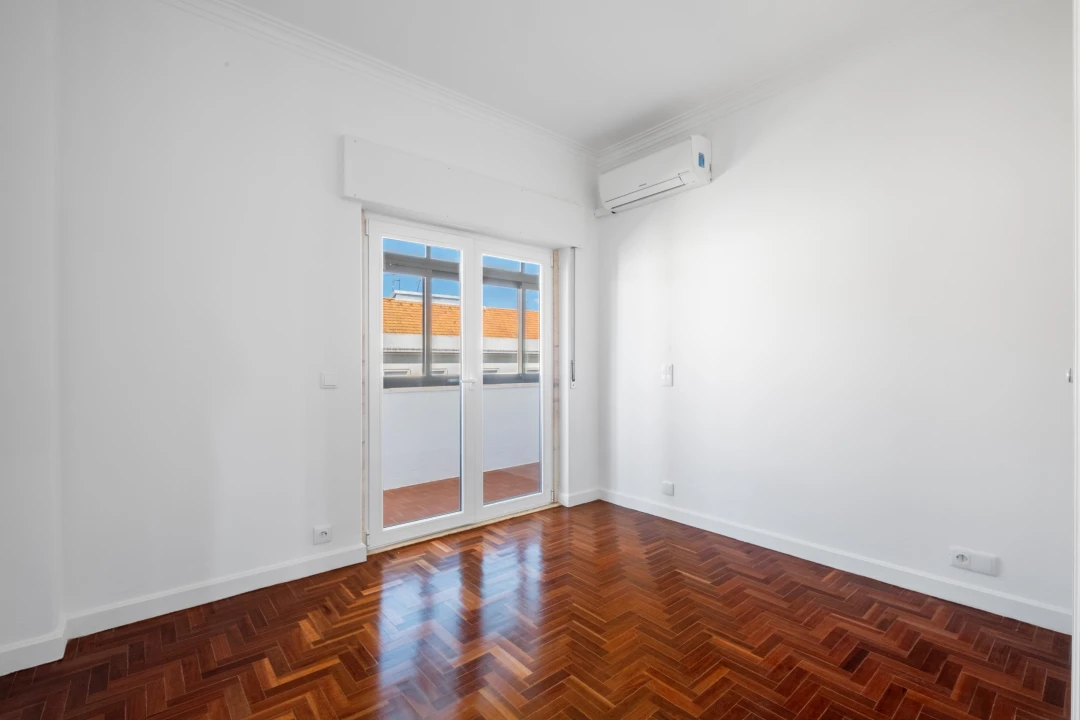 Apartamento T3 para Arrendamento em Areeiro Foto 17