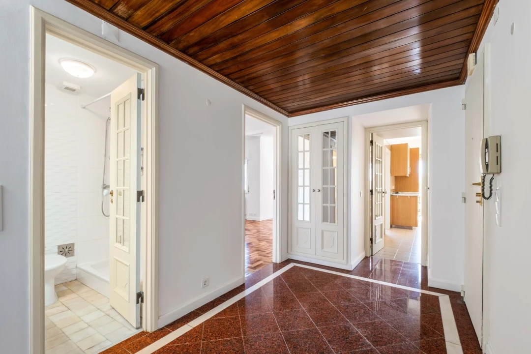 Apartamento T3 para Arrendamento em Areeiro Foto 14