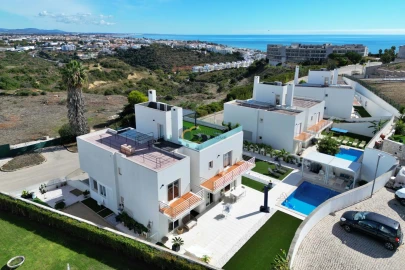 Moradia T5 para Venda em Albufeira e Olhos de Água