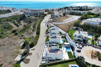 Moradia T5 para Venda em Albufeira e Olhos de Água