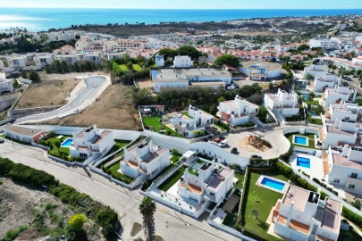 Moradia T5 para Venda em Albufeira e Olhos de Água