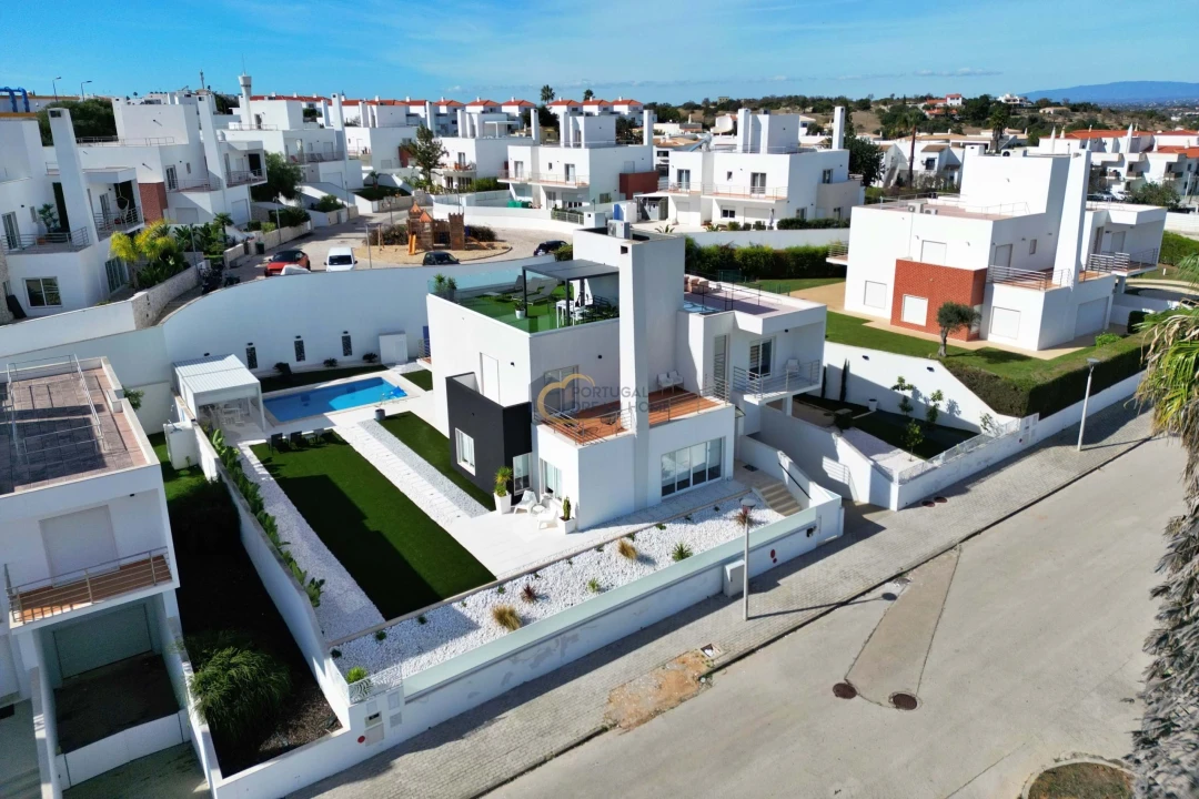 Moradia T5 para Venda em Albufeira e Olhos de Água Foto 36