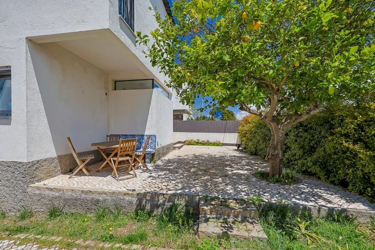 Moradia T3 para Venda em Porto Salvo Foto 3