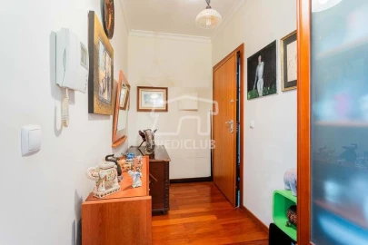 Apartamento para Venda em Caniço