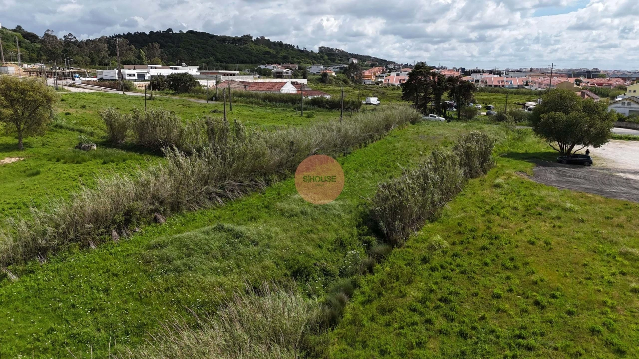 Terreno para Venda em Tornada e Salir do Porto Foto 2