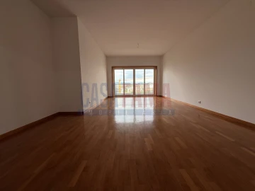 Apartamento T3 para Venda em Póvoa de Varzim, Beiriz e Argivai