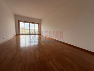 Apartamento T3 para Venda em Póvoa de Varzim, Beiriz e Argivai