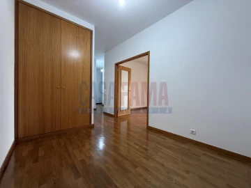 Apartamento T3 para Venda em Póvoa de Varzim, Beiriz e Argivai