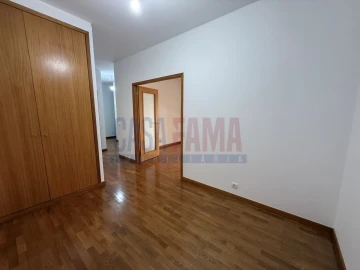 Apartamento T3 para Venda em Póvoa de Varzim, Beiriz e Argivai