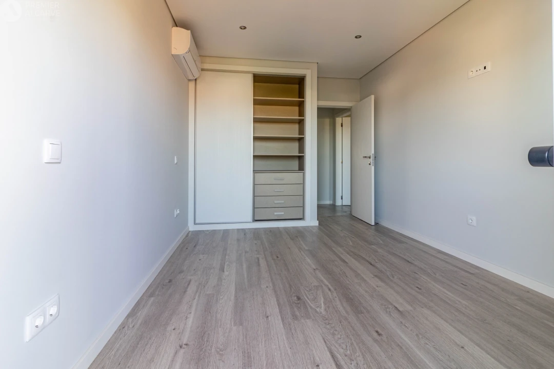 Apartamento T3 para Venda em Montenegro Foto 24