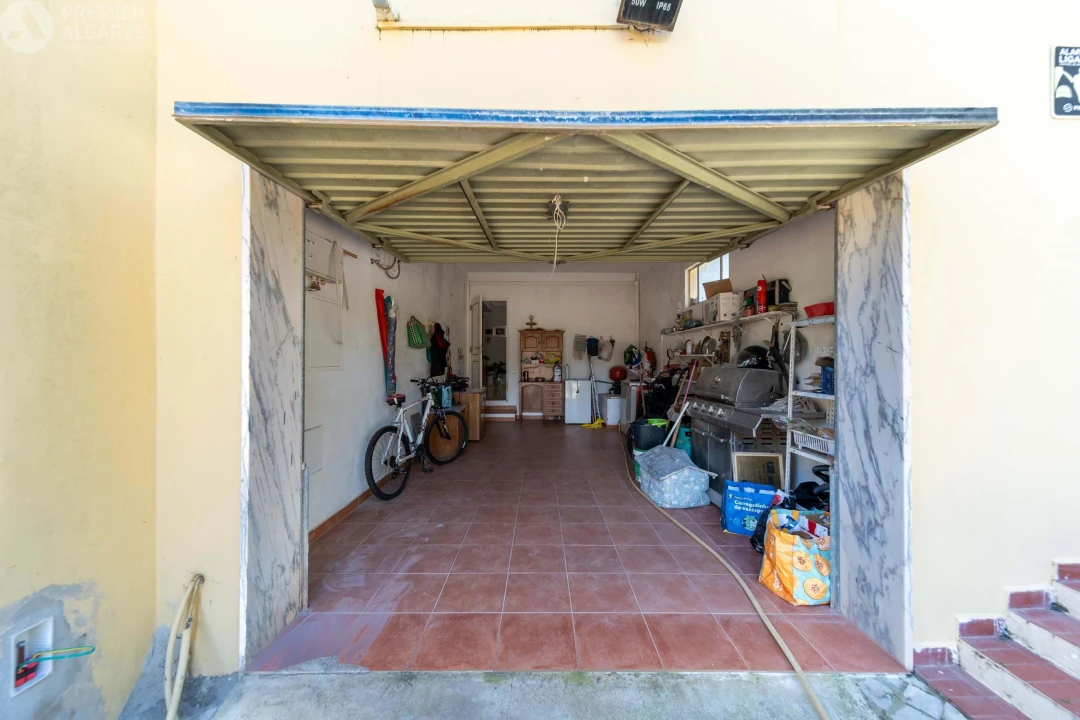 Moradia T4 para Venda em Santa Barbara de Nexe Foto 32