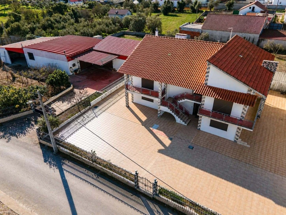 Moradia T4 para Venda em Aljubarrota Foto 3