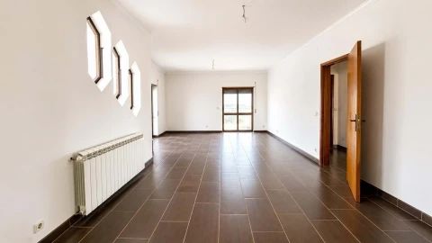 Moradia T4 para Venda em Aljubarrota