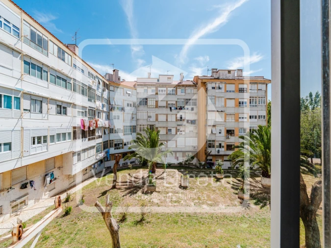 Apartamento T2 para Venda em Santa Iria de Azoia, São João da Talha e Bobadela Foto 23