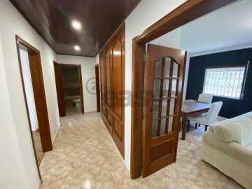 Apartamento T3 para Arrendamento em Charneca de Caparica e Sobreda