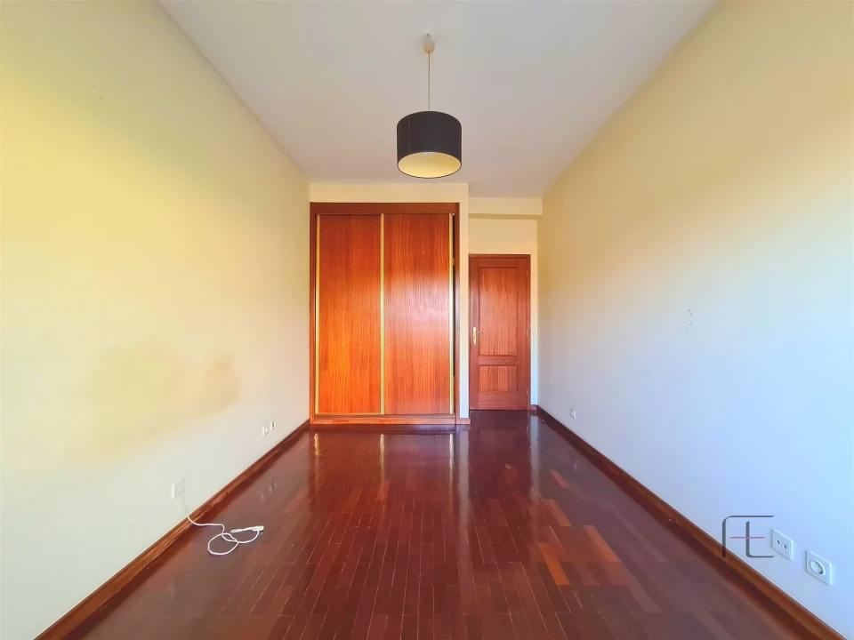 Apartamento T2 para Venda em Anta e Guetim Foto 5