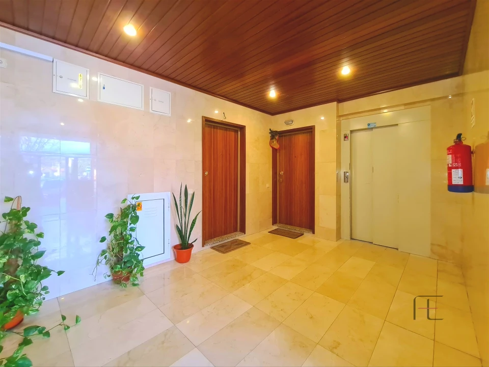 Apartamento T2 para Venda em Anta e Guetim Foto 20