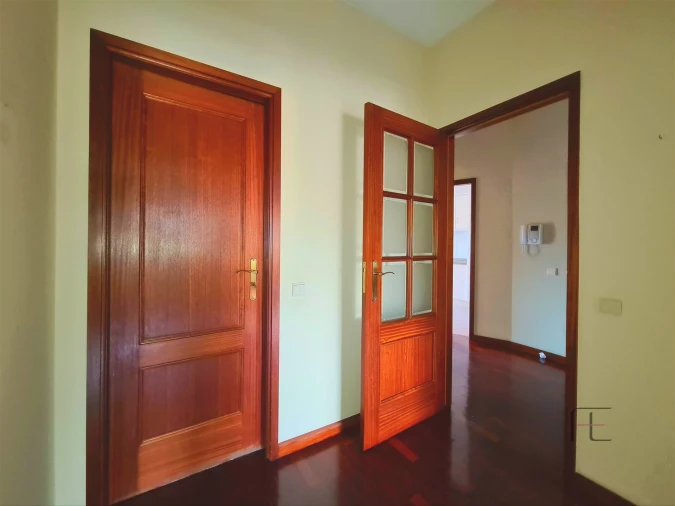 Apartamento T2 para Venda em Anta e Guetim Foto 13