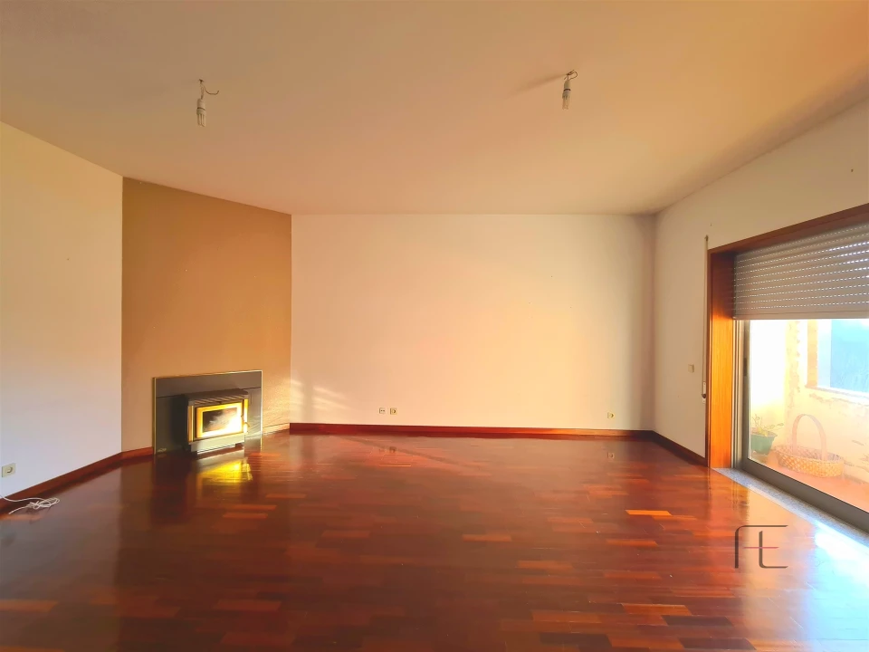 Apartamento T2 para Venda em Anta e Guetim Foto 3