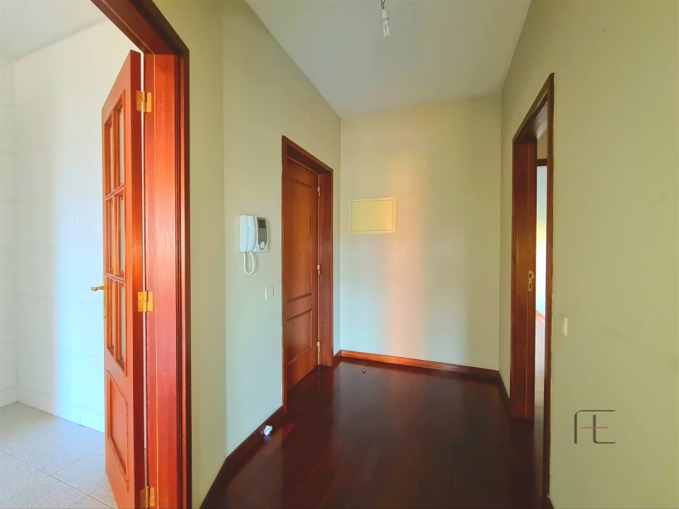 Apartamento T2 para Venda em Anta e Guetim Foto 17
