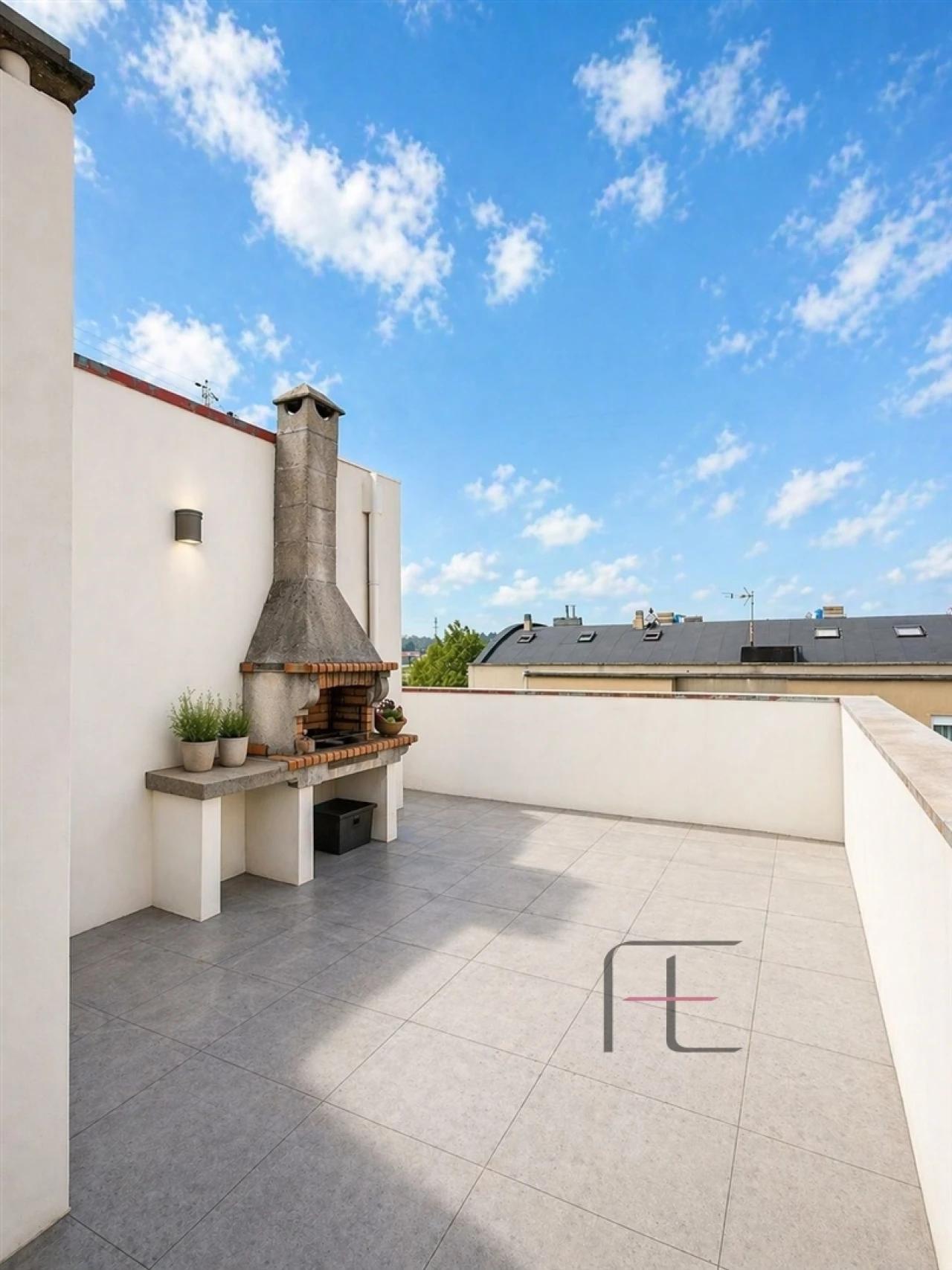 Apartamento T4 para Venda em Castêlo da Maia Foto 3
