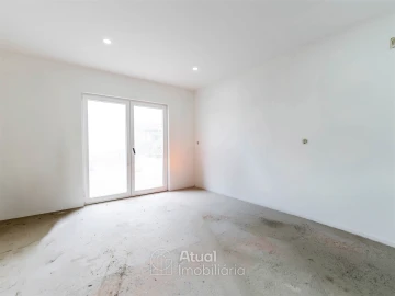 Moradia T3 para Venda em Vila Cova da Lixa e Borba de Godim