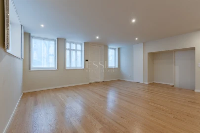 Apartamento T3 para Arrendamento em Aldoar, Foz do Douro e Nevogilde