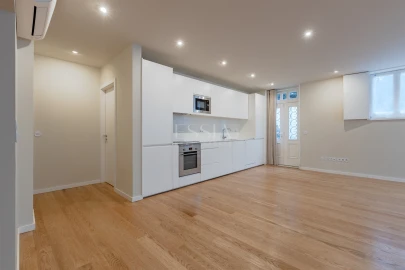 Apartamento T3 para Arrendamento em Aldoar, Foz do Douro e Nevogilde