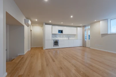 Apartamento T3 para Arrendamento em Aldoar, Foz do Douro e Nevogilde