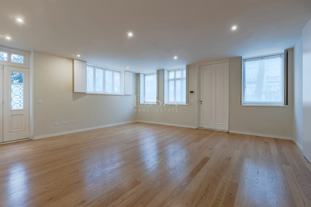 Apartamento T3 para Arrendamento em Aldoar, Foz do Douro e Nevogilde Foto 4