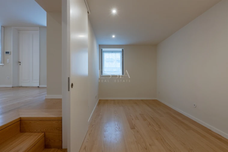 Apartamento T3 para Arrendamento em Aldoar, Foz do Douro e Nevogilde Foto 12
