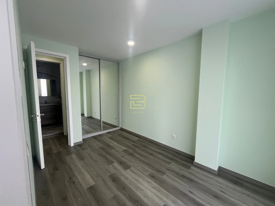 Apartamento T4 para Venda em Mafamude e Vilar do Paraíso Foto 15