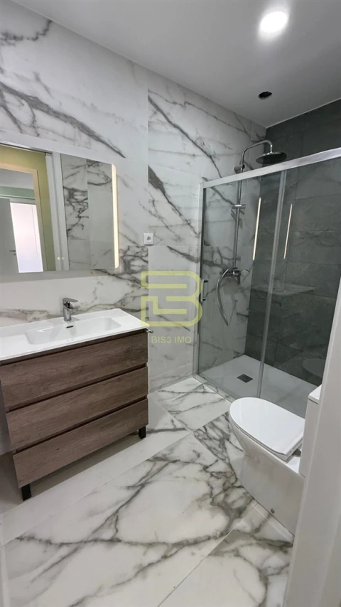 Apartamento T3 para Venda em Mafamude e Vilar do Paraíso