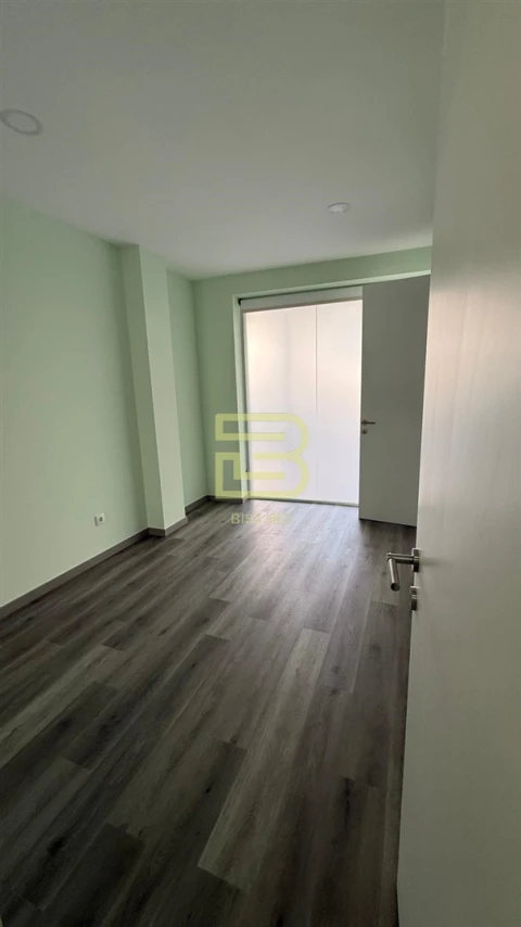 Apartamento T3 para Venda em Mafamude e Vilar do Paraíso