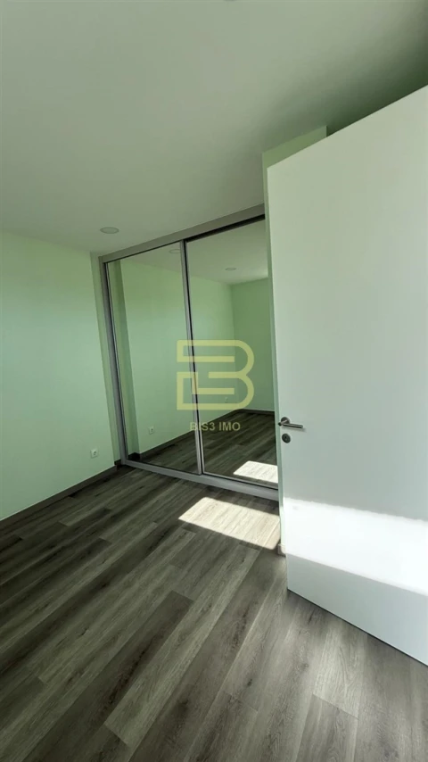 Apartamento T3 para Venda em Mafamude e Vilar do Paraíso