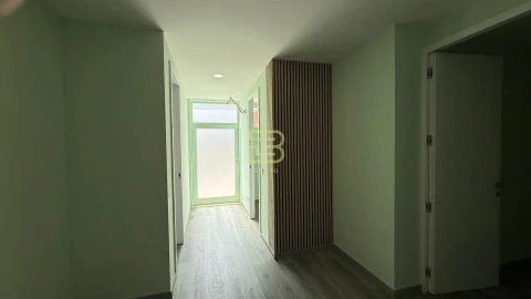 Apartamento T4 para Venda em Mafamude e Vilar do Paraíso