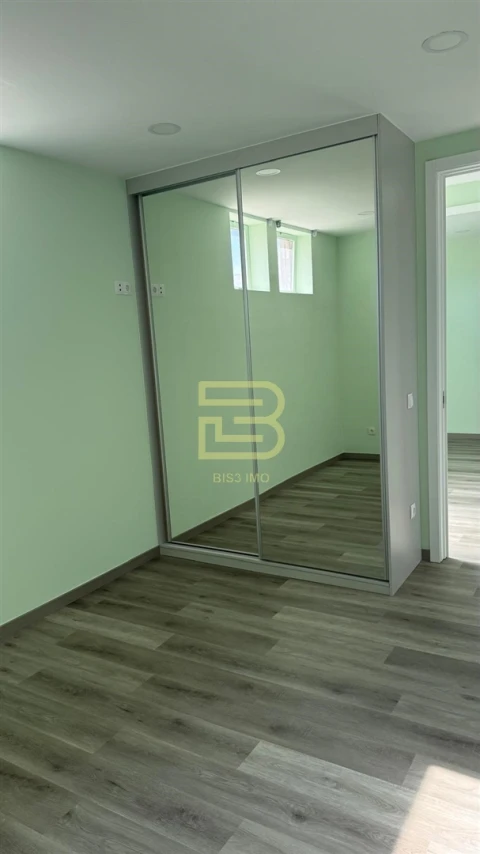 Apartamento T3 para Venda em Mafamude e Vilar do Paraíso