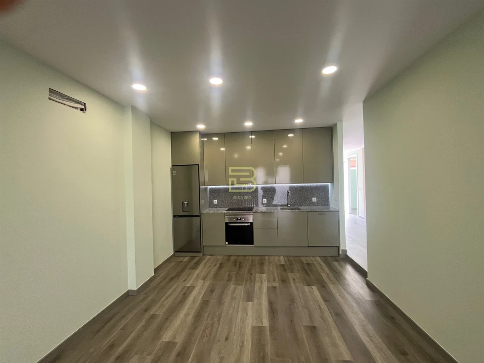 Apartamento T4 para Venda em Mafamude e Vilar do Paraíso Foto 3