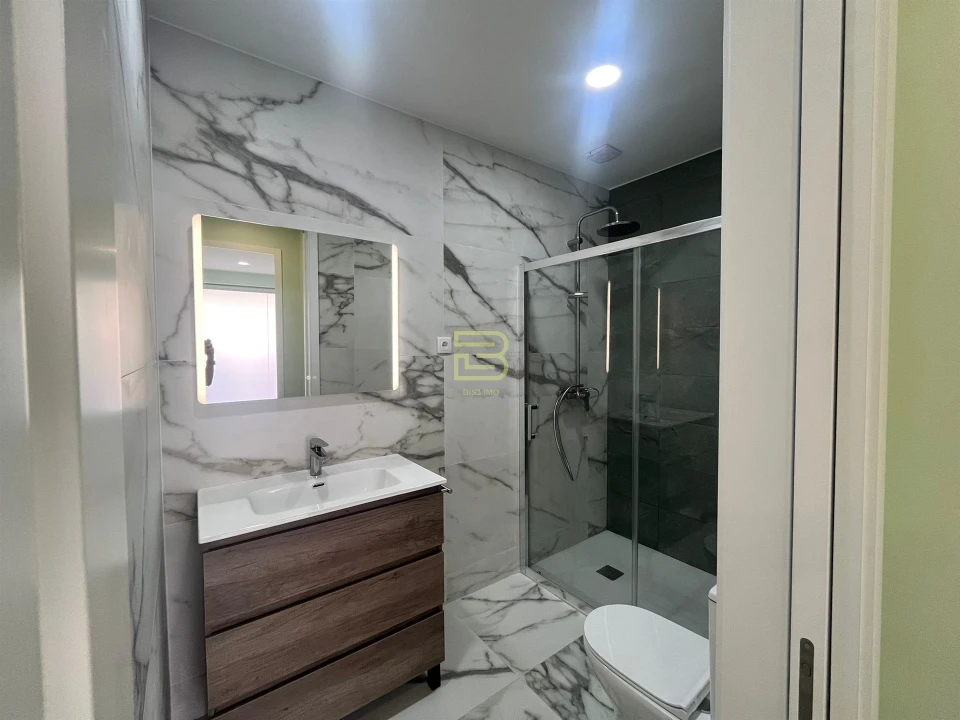 Apartamento T4 para Venda em Mafamude e Vilar do Paraíso Foto 11