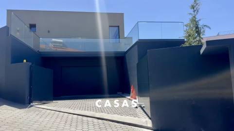 Moradia T2 para Venda em Funchal (Santa Maria Maior)