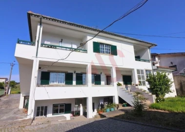 Moradia T8 para Venda em Serzedelo