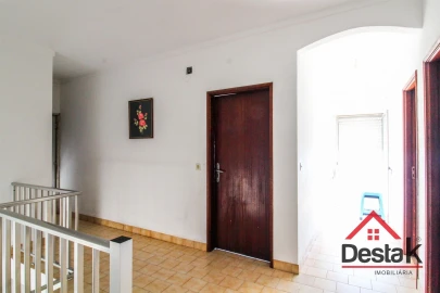 Moradia T4 para Arrendamento em Sul